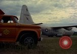 Immagine di Un ponte aereo di strada in costruzione attrezzature Chiloya Perù, 1966, secondo 52 filmato di repertorio 65675036910