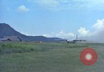 Standbild Luftbrücke der Straßenbau Ausrüstungen Chiloya Peru, 1966, aus Sekunde 19 historischem Filmmaterial Videoclip 65675036911