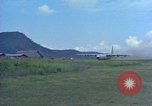 Standbild Luftbrücke der Straßenbau Ausrüstungen Chiloya Peru, 1966, aus Sekunde 26 historischem Filmmaterial Videoclip 65675036911