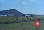 Standbild Luftbrücke der Straßenbau Ausrüstungen Chiloya Peru, 1966, aus Sekunde 37 historischem Filmmaterial Videoclip 65675036911