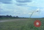 Standbild Luftbrücke der Straßenbau Ausrüstungen Chiloya Peru, 1966, aus Sekunde 52 historischem Filmmaterial Videoclip 65675036911