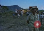 Standbild Luftbrücke Road Construction Equipment Chiloya Peru, 1966, aus Sekunde 55 historischem Filmmaterial Videoclip 65675036912