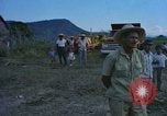 Standbild Luftbrücke Road Construction Equipment Chiloya Peru, 1966, aus Sekunde 56 historischem Filmmaterial Videoclip 65675036912