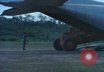 Standbild Luftbrücke Road Construction Equipment Chiloya Peru, 1966, aus Sekunde 61 historischem Filmmaterial Videoclip 65675036912