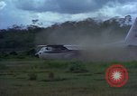 Standbild Luftbrücke Road Construction Equipment Chiloya Peru, 1966, aus Sekunde 30 historischem Filmmaterial Videoclip 65675036913
