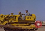 Image Andes Airlift de matériel de construction Chiloya Pérou, 1966, de la seconde 7 séquences d'archives historiques vidéo 65675036921