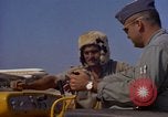 Image Andes Airlift de matériel de construction Chiloya Pérou, 1966, de la seconde 27 séquences d'archives historiques vidéo 65675036921
