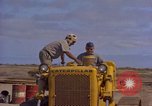 Image Andes Airlift de matériel de construction Chiloya Pérou, 1966, de la seconde 30 séquences d'archives historiques vidéo 65675036921