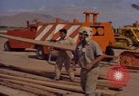 Image Andes Airlift de matériel de construction Chiloya Pérou, 1966, de la seconde 43 séquences d'archives historiques vidéo 65675036921