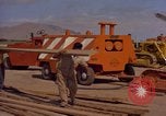 Image Andes Airlift de matériel de construction Chiloya Pérou, 1966, de la seconde 45 séquences d'archives historiques vidéo 65675036921