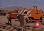 Image Andes Airlift de matériel de construction Chiloya Pérou, 1966, de la seconde 46 séquences d'archives historiques vidéo 65675036921