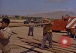 Image Andes Airlift de matériel de construction Chiloya Pérou, 1966, de la seconde 49 séquences d'archives historiques vidéo 65675036921
