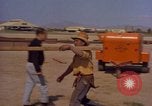 Image Andes Airlift de matériel de construction Chiloya Pérou, 1966, de la seconde 52 séquences d'archives historiques vidéo 65675036921