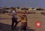 Image Andes Airlift de matériel de construction Chiloya Pérou, 1966, de la seconde 54 séquences d'archives historiques vidéo 65675036921