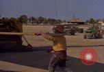 Image Andes Airlift de matériel de construction Chiloya Pérou, 1966, de la seconde 55 séquences d'archives historiques vidéo 65675036921