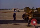 Image Andes Airlift de matériel de construction Chiloya Pérou, 1966, de la seconde 57 séquences d'archives historiques vidéo 65675036921