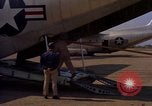 Image Andes Airlift de matériel de construction Chiloya Pérou, 1966, de la seconde 60 séquences d'archives historiques vidéo 65675036921