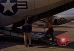 Image Andes Airlift de matériel de construction Chiloya Pérou, 1966, de la seconde 62 séquences d'archives historiques vidéo 65675036921