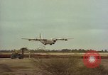 Image Andes Airlift de matériel de construction Chiloya Pérou, 1966, de la seconde 40 séquences d'archives historiques vidéo 65675036922