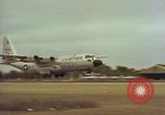 Image Andes Airlift de matériel de construction Chiloya Pérou, 1966, de la seconde 44 séquences d'archives historiques vidéo 65675036922