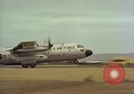 Image Andes Airlift de matériel de construction Chiloya Pérou, 1966, de la seconde 46 séquences d'archives historiques vidéo 65675036922