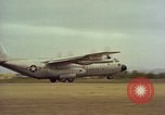 Image Andes Airlift de matériel de construction Chiloya Pérou, 1966, de la seconde 47 séquences d'archives historiques vidéo 65675036922