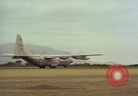 Image Andes Airlift de matériel de construction Chiloya Pérou, 1966, de la seconde 49 séquences d'archives historiques vidéo 65675036922