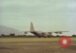 Image Andes Airlift de matériel de construction Chiloya Pérou, 1966, de la seconde 50 séquences d'archives historiques vidéo 65675036922