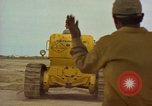 Image Andes Equipements de construction de routes de transport aérien Chiloya Pérou, 1966, de la seconde 45 séquences d'archives historiques vidéo 65675036924
