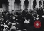 Immagine di British rinuncia di Hong Kong per il Giappone Giappone, 1941, secondo 56 filmato di repertorio 65675036946