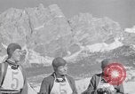Image course de ski Cortina d'Ampezzo Italie, 1939, de la seconde 62 séquences d'archives historiques vidéo 65675036951