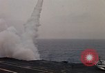 Standbild USA Schiff Amerika CVA-66 United States USA, 1966, aus Sekunde 9 historischem Filmmaterial Videoclip 65675036952