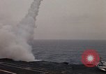 Standbild USA Schiff Amerika CVA-66 United States USA, 1966, aus Sekunde 10 historischem Filmmaterial Videoclip 65675036952
