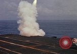Standbild USA Schiff Amerika CVA-66 United States USA, 1966, aus Sekunde 20 historischem Filmmaterial Videoclip 65675036952