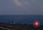 Standbild USA Schiff Amerika CVA-66 United States USA, 1966, aus Sekunde 25 historischem Filmmaterial Videoclip 65675036952