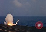 Standbild USA Schiff Amerika CVA-66 United States USA, 1966, aus Sekunde 29 historischem Filmmaterial Videoclip 65675036952