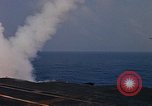 Standbild USA Schiff Amerika CVA-66 United States USA, 1966, aus Sekunde 36 historischem Filmmaterial Videoclip 65675036952