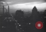 Standbild Gebäude und Verkehr in der Nacht New York City USA, 1944, aus Sekunde 8 historischem Filmmaterial Videoclip 65675036987