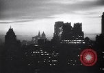 Standbild Gebäude und Verkehr in der Nacht New York City USA, 1944, aus Sekunde 11 historischem Filmmaterial Videoclip 65675036987