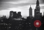 Standbild Gebäude und Verkehr in der Nacht New York City USA, 1944, aus Sekunde 13 historischem Filmmaterial Videoclip 65675036987