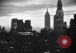 Standbild Gebäude und Verkehr in der Nacht New York City USA, 1944, aus Sekunde 16 historischem Filmmaterial Videoclip 65675036987