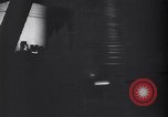 Standbild Gebäude und Verkehr in der Nacht New York City USA, 1944, aus Sekunde 26 historischem Filmmaterial Videoclip 65675036987