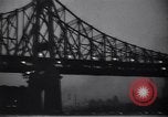 Standbild Gebäude und Verkehr in der Nacht New York City USA, 1944, aus Sekunde 28 historischem Filmmaterial Videoclip 65675036987