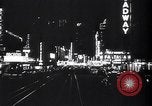 Standbild Gebäude und Verkehr in der Nacht New York City USA, 1944, aus Sekunde 40 historischem Filmmaterial Videoclip 65675036987