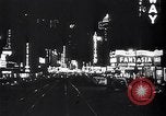 Standbild Gebäude und Verkehr in der Nacht New York City USA, 1944, aus Sekunde 42 historischem Filmmaterial Videoclip 65675036987