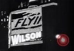 Standbild Gebäude und Verkehr in der Nacht New York City USA, 1944, aus Sekunde 57 historischem Filmmaterial Videoclip 65675036987