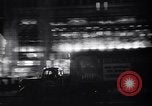 Standbild Gebäude und Verkehr in der Nacht New York City USA, 1944, aus Sekunde 60 historischem Filmmaterial Videoclip 65675036987
