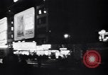 Standbild Gebäude und Verkehr in der Nacht New York City USA, 1944, aus Sekunde 62 historischem Filmmaterial Videoclip 65675036987