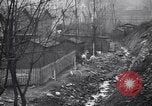 Standbild industriellen Fabrik Slums und Wohnhäuser in der Großen Depression United States USA, 1939, aus Sekunde 10 historischem Filmmaterial Videoclip 65675036989