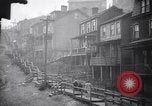 Standbild industriellen Fabrik Slums und Wohnhäuser in der Großen Depression United States USA, 1939, aus Sekunde 12 historischem Filmmaterial Videoclip 65675036989
